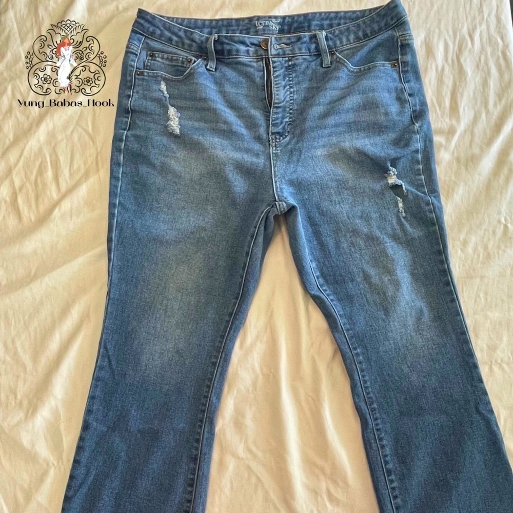 Terra & Sky 16W Women’s Denim Jeans Ripped and frayed PRELOVED